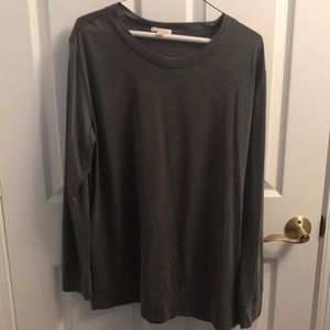 Gray maternity shirt